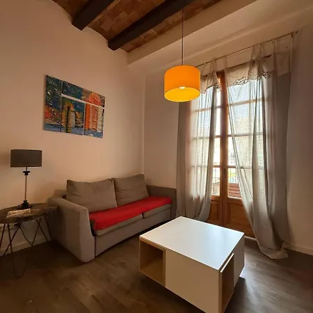 Apartment Centric 2 Bedroom *